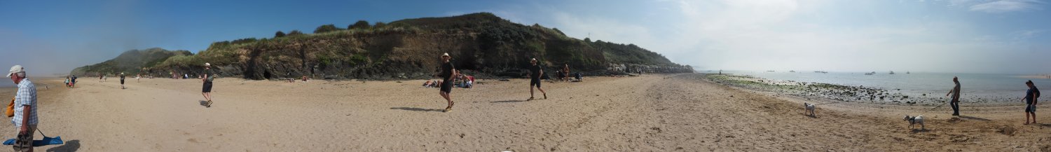 Going to rock beach panorama 1.jpg